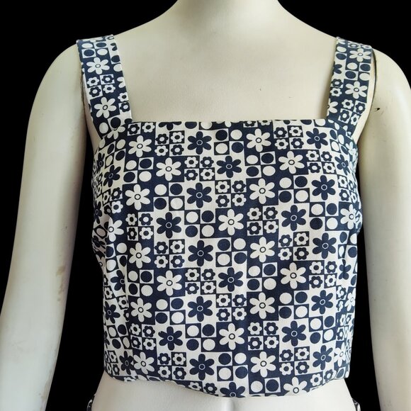 Elodie Retro Mod Navy White Geometric Daisy Print Smocked Crop Play Sun Top Sz M - Picture 1 of 11
